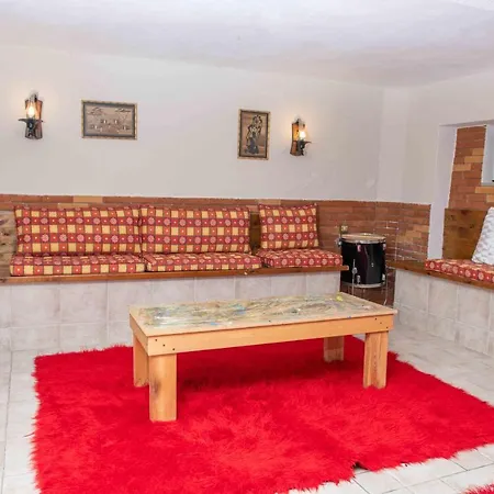 Amadryas Villa *